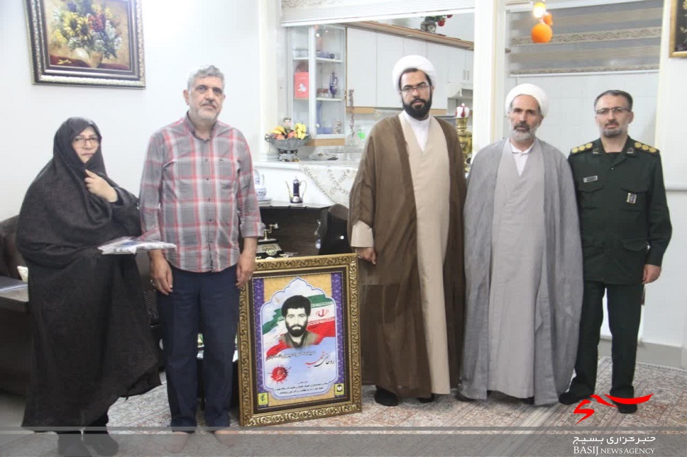 مسئولان ناحیه امام حسن(ع) با خانواده شهدای روحانی دیدار کردند