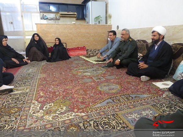 دیدار با خانوده شهید ماشاالله محمدی در دلوار دیدار با خانوده شهید ماشاالله محمدی در دلوار