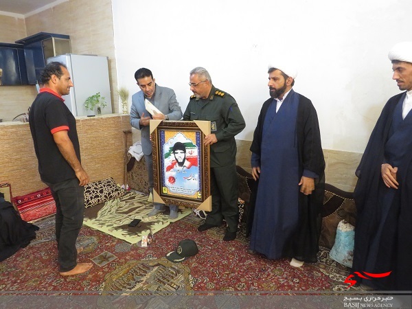 دیدار با خانوده شهید ماشاالله محمدی در دلوار دیدار با خانوده شهید ماشاالله محمدی در دلوار