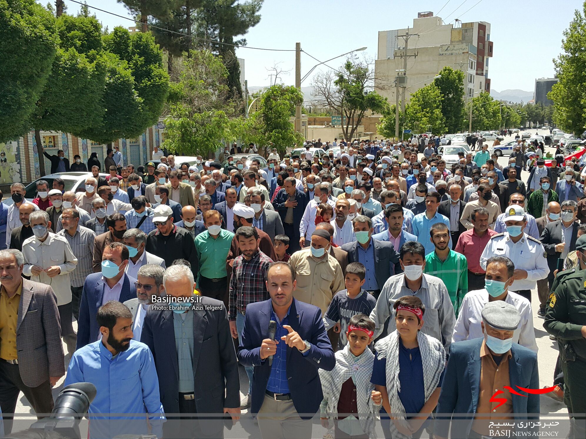 راهپیمایی نمازگزاران یاسوجی در حمایت از طرح اصلاحات اقتصادی و انزجار از دشمنان و مخلان اقتصادی