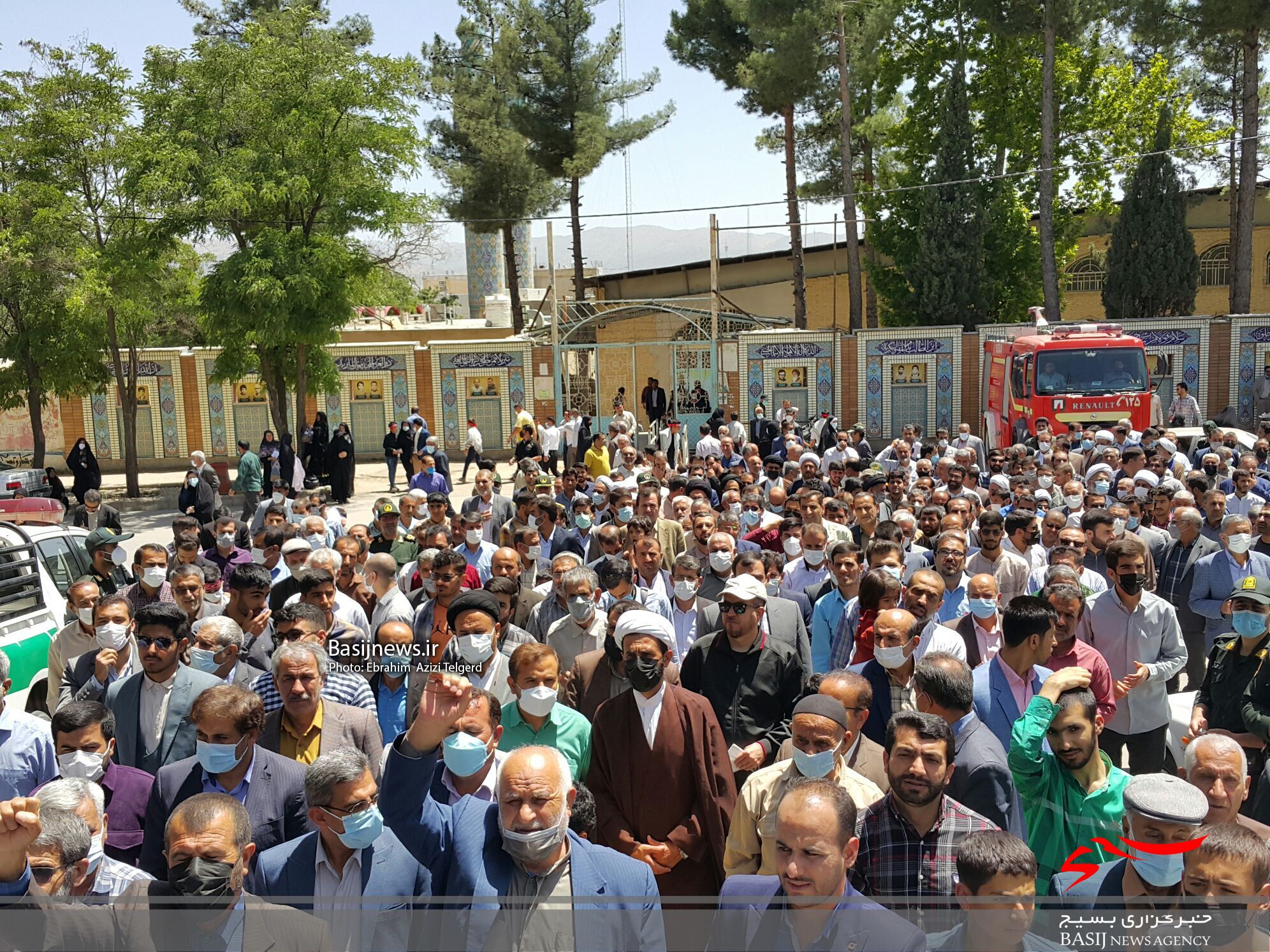 راهپیمایی نمازگزاران یاسوجی در حمایت از طرح اصلاحات اقتصادی و انزجار از دشمنان و مخلان اقتصادی