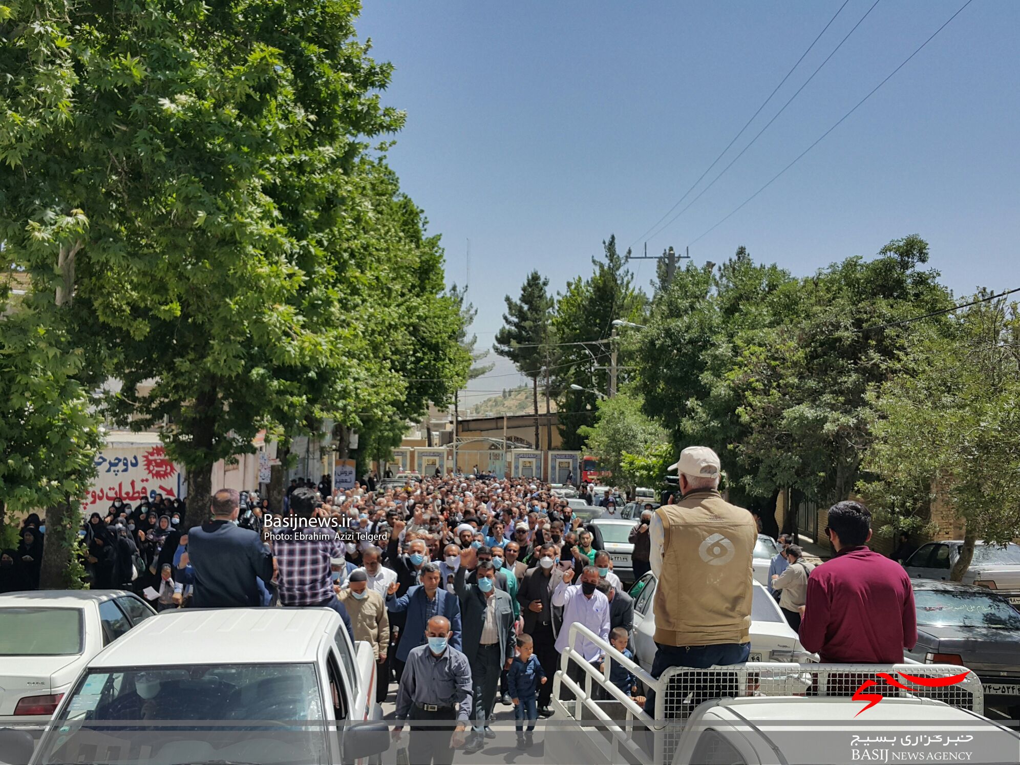 راهپیمایی نمازگزاران یاسوجی در حمایت از طرح اصلاحات اقتصادی و انزجار از دشمنان و مخلان اقتصادی