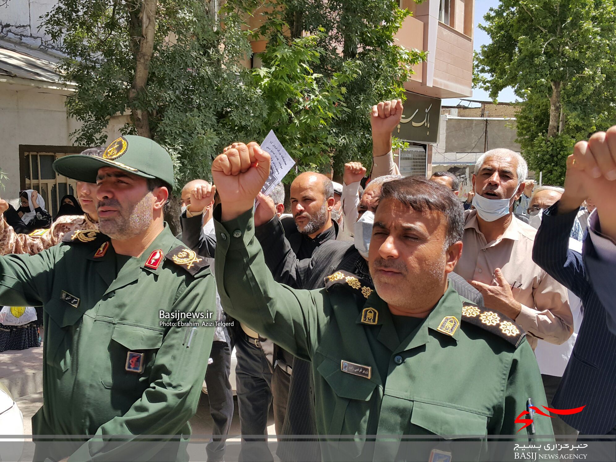 راهپیمایی نمازگزاران یاسوجی در حمایت از طرح اصلاحات اقتصادی و انزجار از دشمنان و مخلان اقتصادی