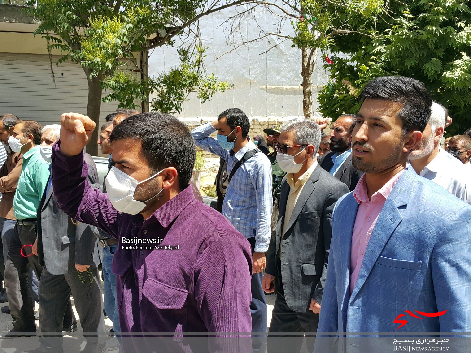 راهپیمایی نمازگزاران یاسوجی در حمایت از طرح اصلاحات اقتصادی و انزجار از دشمنان و مخلان اقتصادی