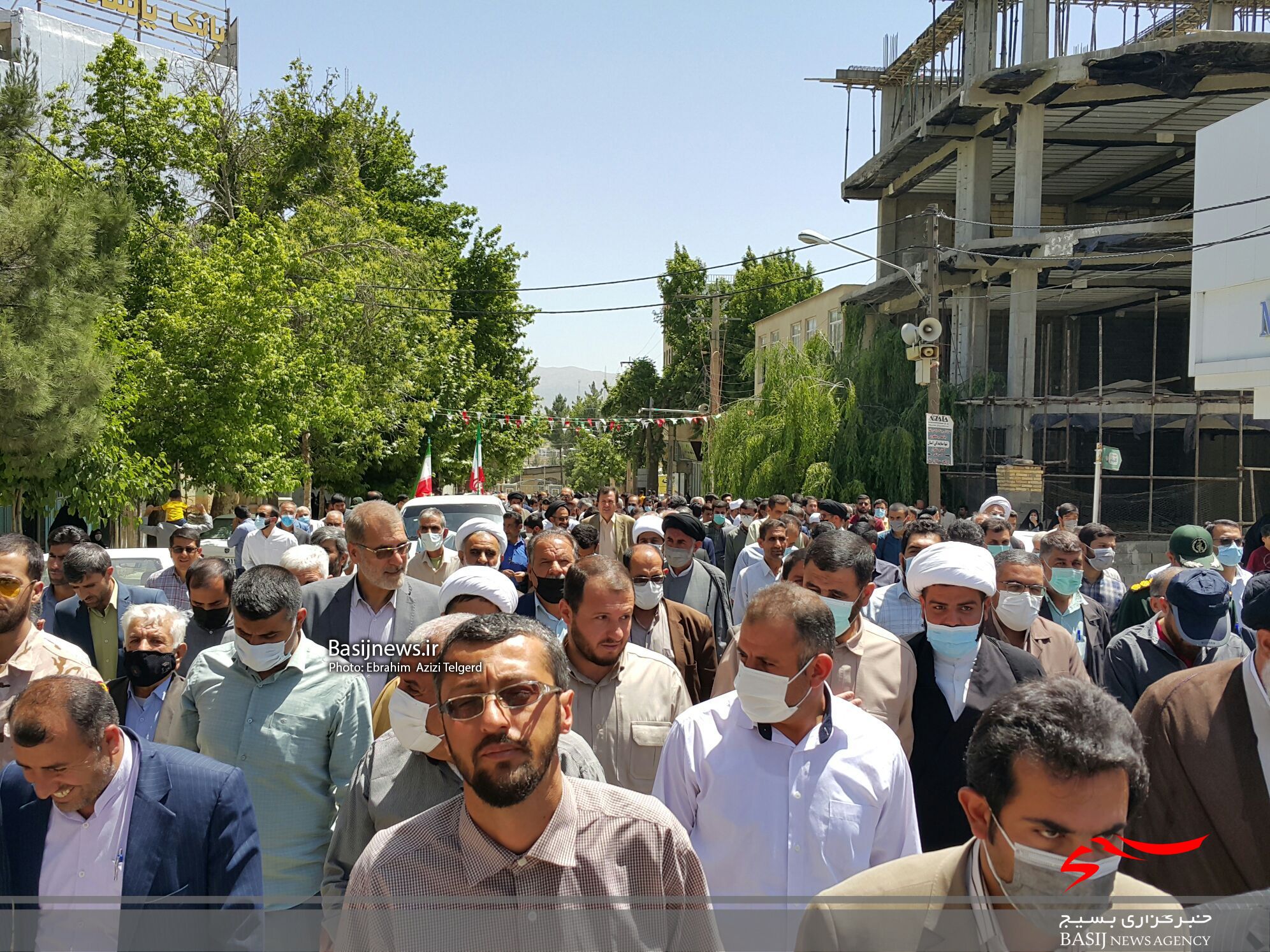 راهپیمایی نمازگزاران یاسوجی در حمایت از طرح اصلاحات اقتصادی و انزجار از دشمنان و مخلان اقتصادی