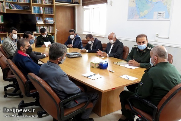 دیدار اعضای ستاد هفته کارگر بوشهر با فرمانده سپاه این استان/ امسال ۳۰ هزار نفر شغل در استان ایجاد میشود دیدار اعضای ستاد هفته کارگر بوشهر با فرمانده سپاه این استان/ امسال ۳۰ هزار نفر شغل در استان ایجاد میشود