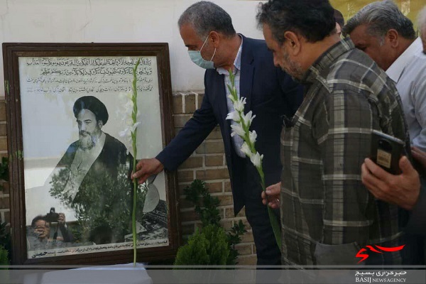تجدید میثاق بسیج کارگری قم با آرمانهای امام خمینی (ره) تجدید میثاق بسیج کارگری قم با آرمانهای امام خمینی (ره)