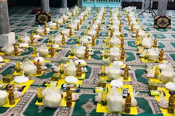 توزیع 800 بسته کمک معیشتی در بین نیازمندان زنجانی توزیع 800 بسته کمک معیشتی در بین نیازمندان زنجانی