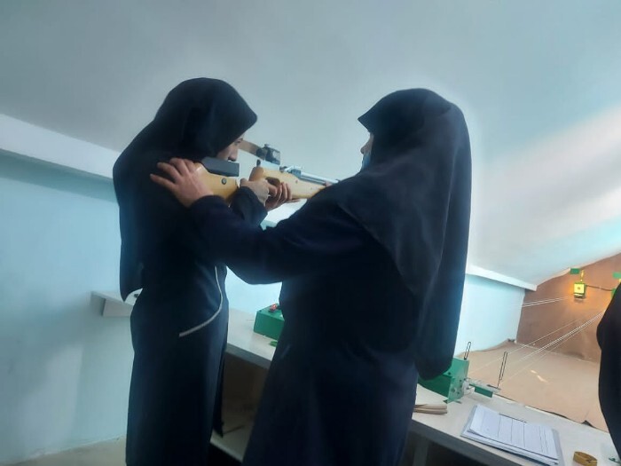 استعدادیابی، رکورد گیری و مسابقه در بین دختران دانشآموز بسیجی در رشته تیراندازی استعدادیابی، رکورد گیری و مسابقه در بین دختران دانشآموز بسیجی در رشته تیراندازی