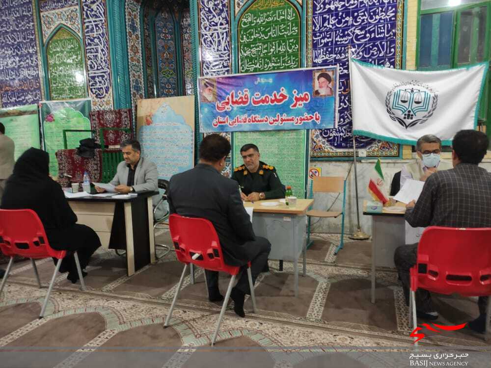 برگزاری میز خدمت قضایی و حقوقی مشترک بسیج حقوقدانان و دادگستری استان در دهستان دشتروم برگزاری میز خدمت قضایی و حقوقی مشترک بسیج حقوقدانان و دادگستری استان در دهستان دشتروم