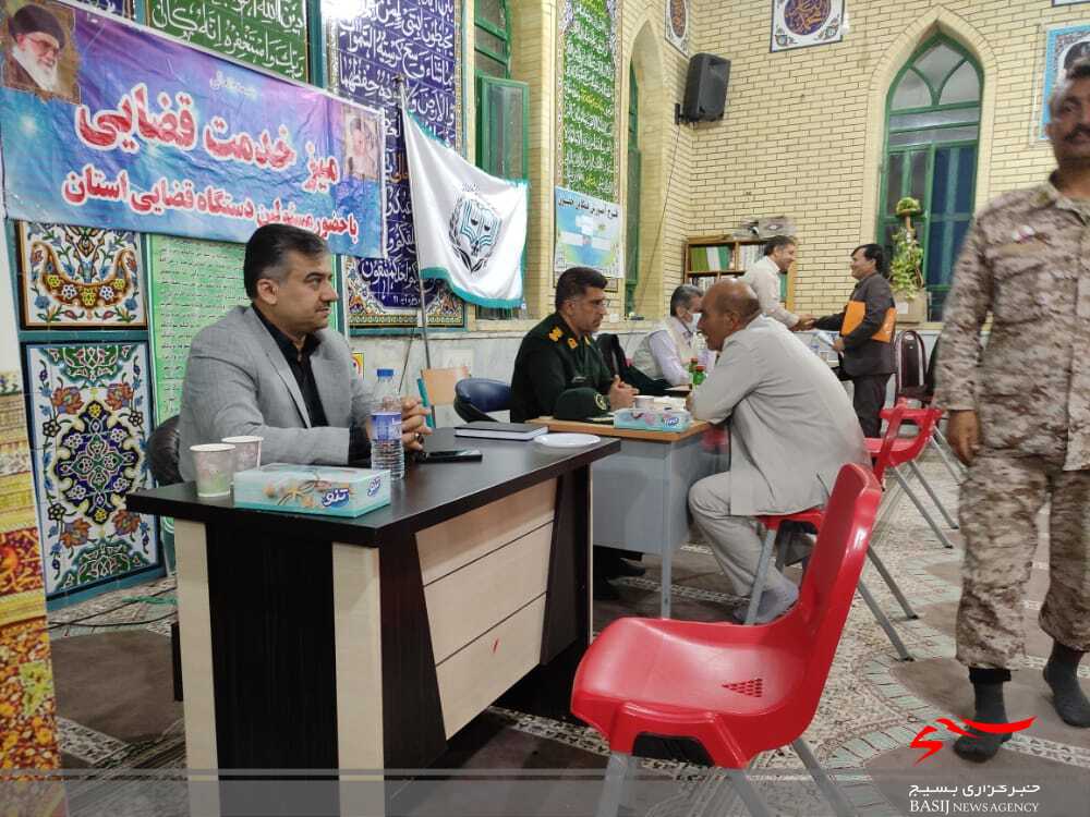 برگزاری میز خدمت قضایی و حقوقی مشترک بسیج حقوقدانان و دادگستری استان در دهستان دشتروم برگزاری میز خدمت قضایی و حقوقی مشترک بسیج حقوقدانان و دادگستری استان در دهستان دشتروم