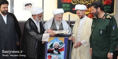 دیدار با خانواده روحانی شهید آیتالله شاهآبادی