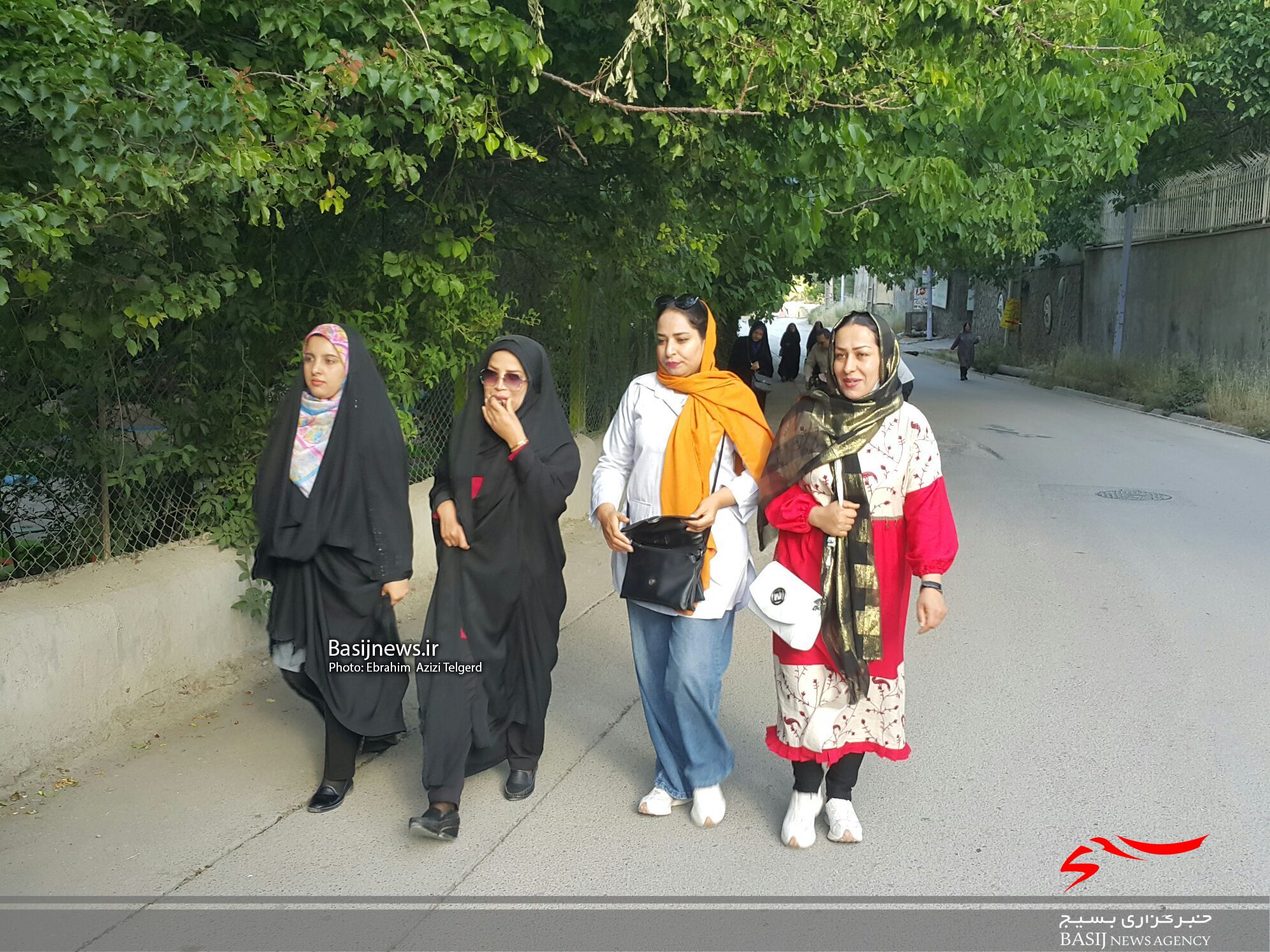 همایش پیاده روی خانوادگی خبرنگاران و اصحاب رسانه در یاسوج همایش پیاده روی خانوادگی خبرنگاران و اصحاب رسانه در یاسوج