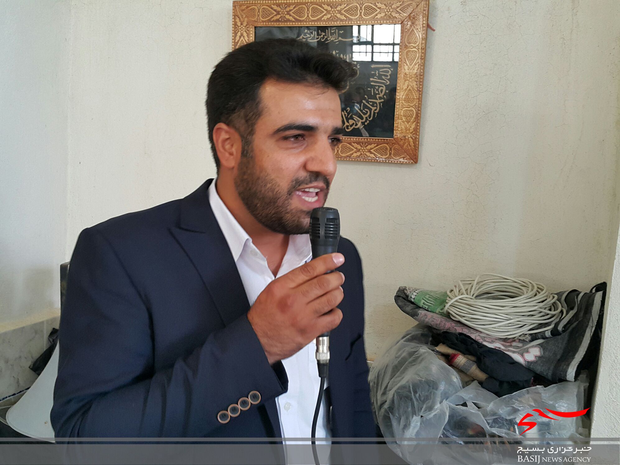 میز خدمت جهادی ناحیه مقاومت بسیج یاسوج در چنارستان وسطی و علیا و پیگیری مشکلات مردم / واکنش روشنفکر به برگشت خوردن اعتبارات استان/ روشنفکر چه کسانی را به خدا واگذار کرد؟