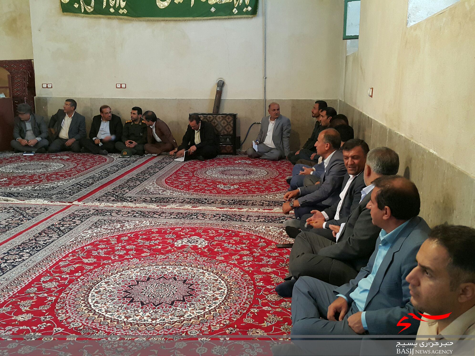 میز خدمت جهادی ناحیه مقاومت بسیج یاسوج در چنارستان وسطی و علیا و پیگیری مشکلات مردم / واکنش روشنفکر به برگشت خوردن اعتبارات استان/ روشنفکر چه کسانی را به خدا واگذار کرد؟