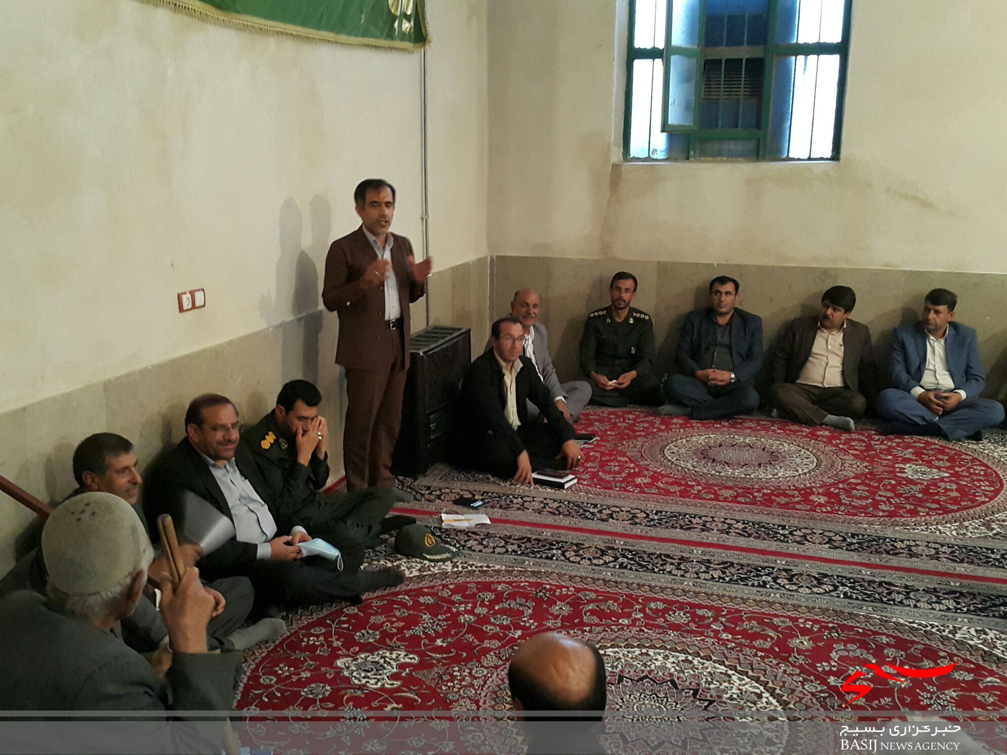 برگزاری میز خدمت جهادی پایگاه مقاومت بسیج در چنارستان وسطی و علیا و پیگیری مشکلات مردم / واکنش دکتر روشنفکر به برگشت خوردن اعتبارات استان/ روشنفکر چه کسانی را به خدا واگذار کرد؟ +( تصاویر )