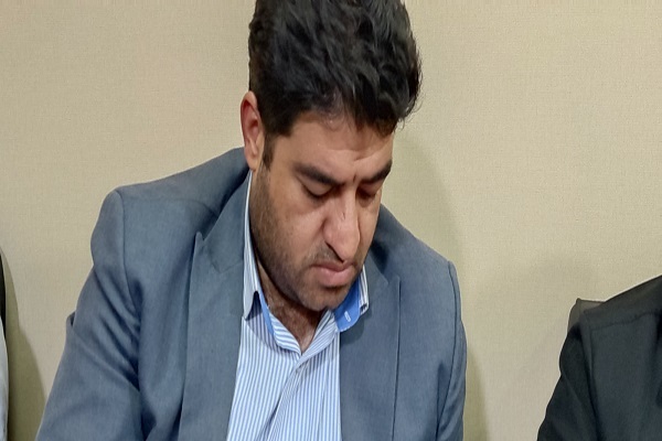 نشست پنج ساعته مطالبهگران استان فارس با شهردار کلانشهر شیراز برگزار شد نشست پنج ساعته مطالبهگران استان فارس با شهردار کلانشهر شیراز برگزار شد