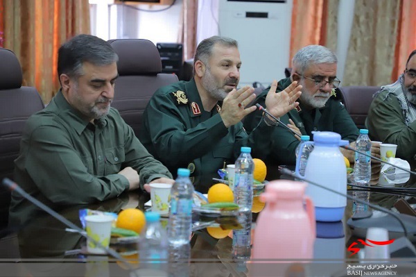 پیشکسوتان عرصه جهاد و شهادت در عرصههای فرهنگی حضوری فعال دارند پیشکسوتان عرصه جهاد و شهادت در عرصههای فرهنگی حضوری فعال دارند