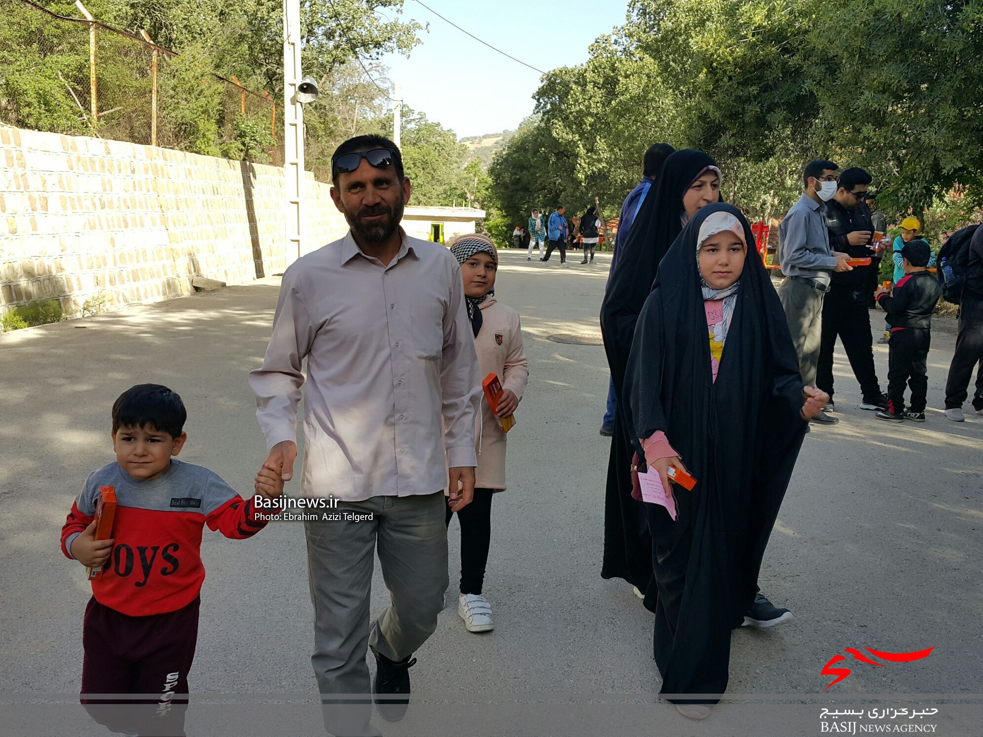 همایش پیاده روی خانواده های کارکنان و پاسداران سپاه فتح کهگیلویه و بویراحمد همایش پیاده روی خانواده های کارکنان و پاسداران سپاه فتح کهگیلویه و بویراحمد
