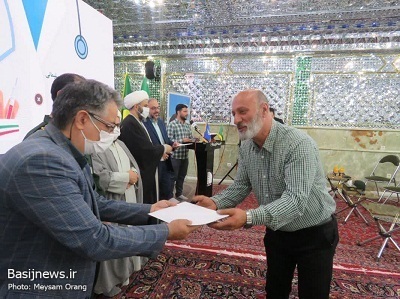 تجلیل از فعالان عرصه ی واکسیناسیون بیماران کرونایی