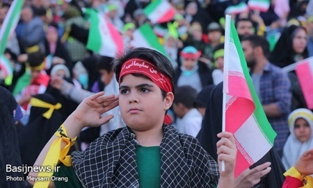 حماسه حضور دهه هشتاد و نودی ها در اجتماع بزرگ و خانوادگی &laquo;سلام فرمانده&raquo;