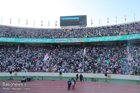 حماسه حضور دهه هشتاد و نودی ها در اجتماع بزرگ و خانوادگی &laquo;سلام فرمانده&raquo;