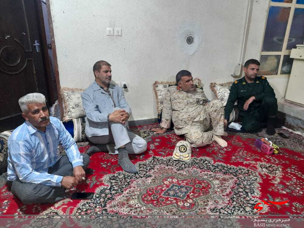 سرکی و تجلیل فرمانده تیپ ۴۸ فتح از خانواده شهید مهران فصیح پوریان