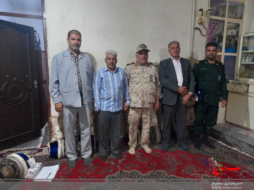 سرکشی و تجلیل فرمانده تیپ ۴۸ فتح از خانواده شهید مهران فصیح پوریان