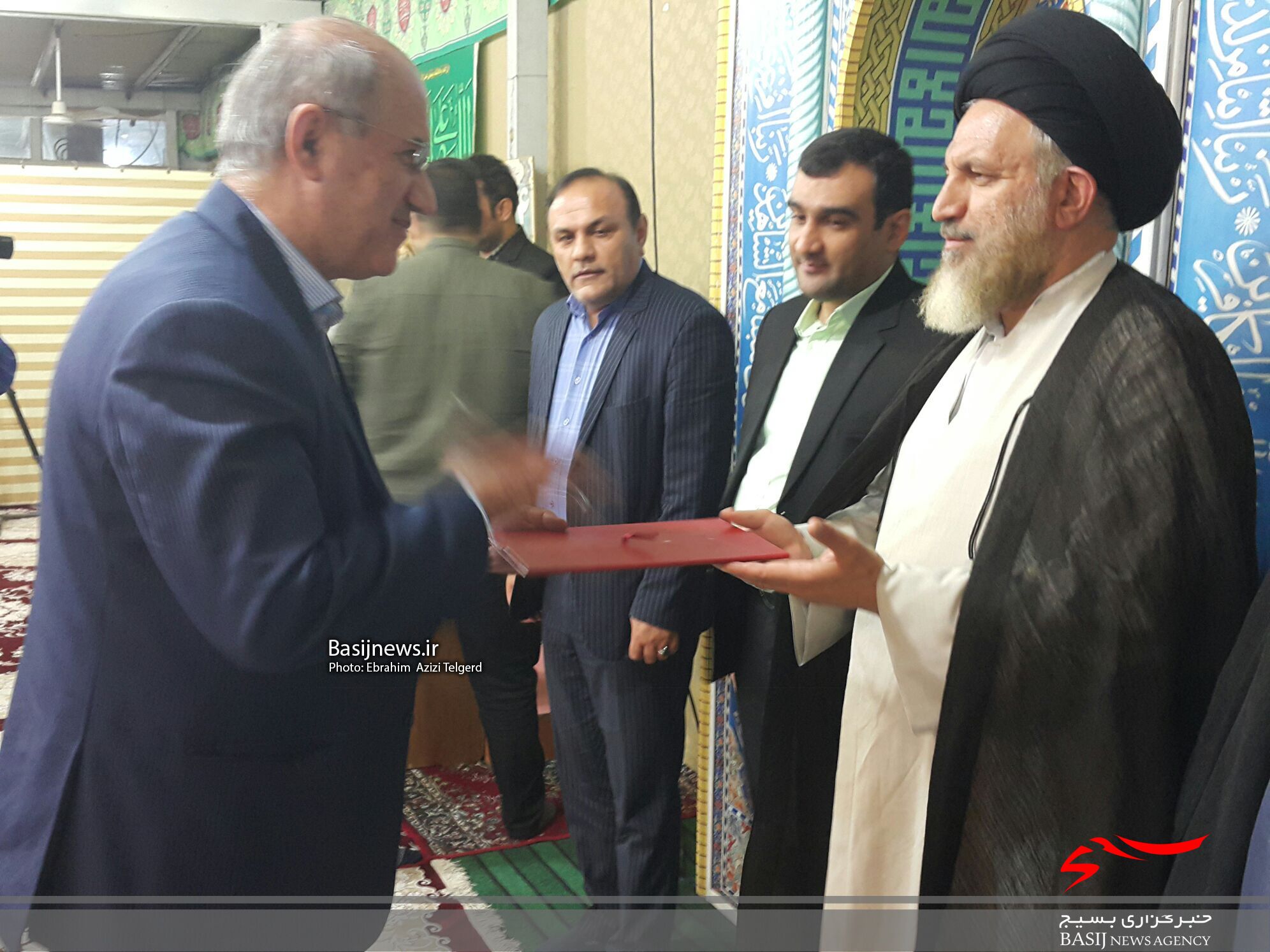 دیدار جمعی از اساتید بسیجی استان با آیت الله ملک حسینی
