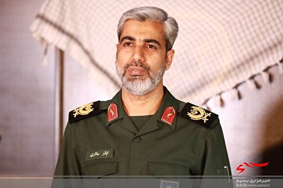 2000 بسته معیشتی دربین زلزله زدگان غرب استان توزیع می شود