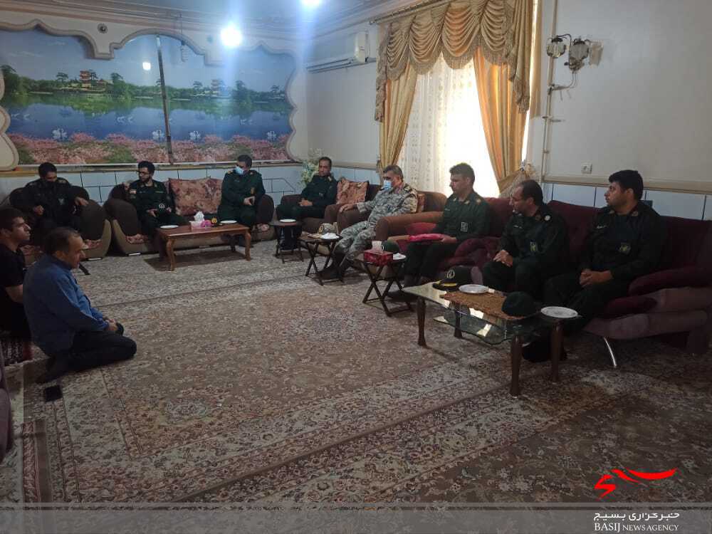 دیدار فرمانده تیپ ۴۸ فتح با سه خانواده شهید شهرستان چرام