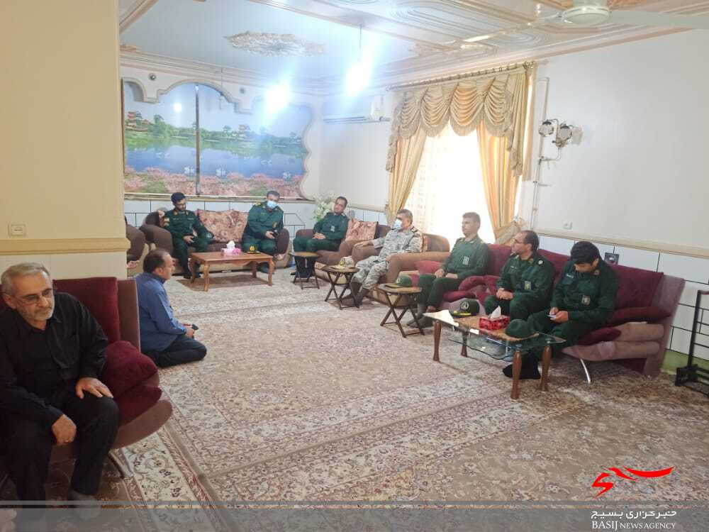 دیدار فرمانده تیپ ۴۸ فتح با سه خانواده شهید شهرستان چرام