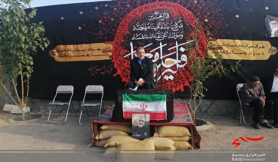 شهدا و رزمندگان اسلام سیره امام حسین (ع) را در عمل پیاده کردند شهدا و رزمندگان اسلام سیره امام حسین (ع) را در عمل پیاده کردند