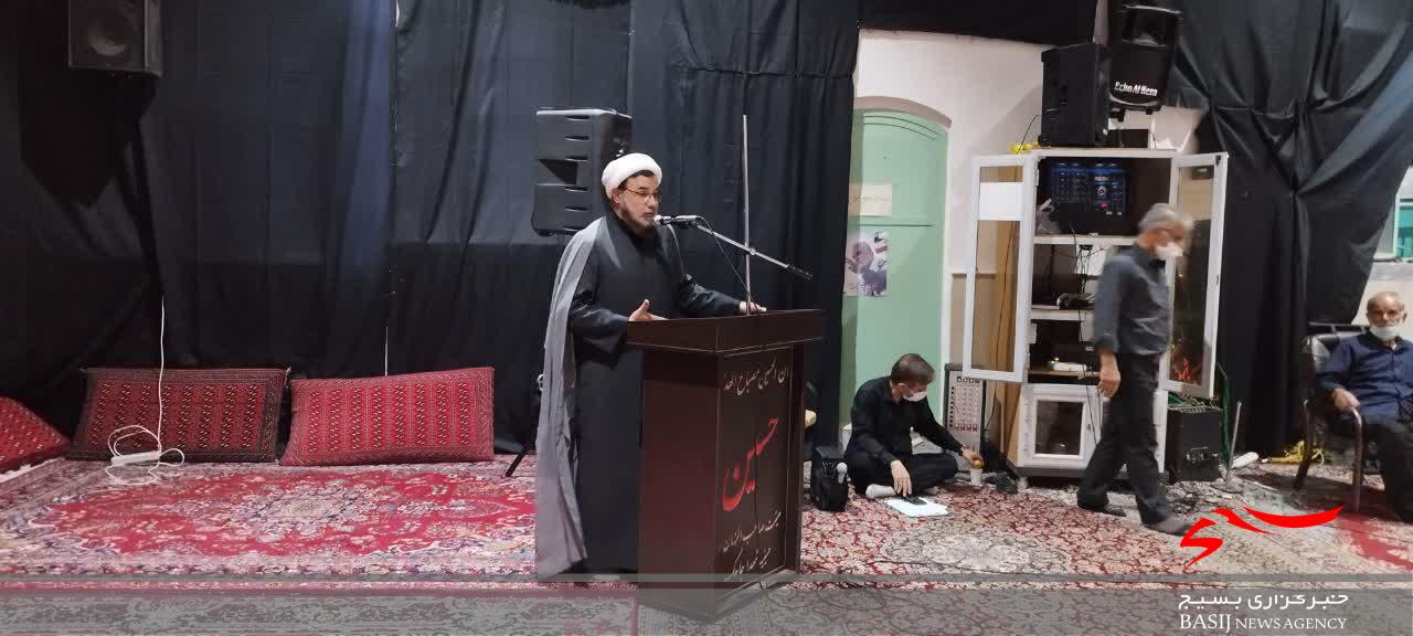 مراسم گرامیداشت شهدای روستای چاهک برگزار شد مراسم گرامیداشت شهدای روستای چاهک برگزار شد
