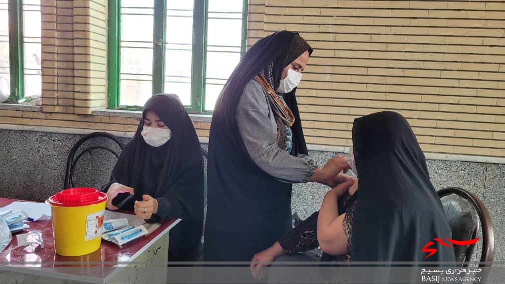برپایی میز خدمت پزشکی و ایستگاه سلامت و واکسیناسیون در شهرستان کهگیلویه