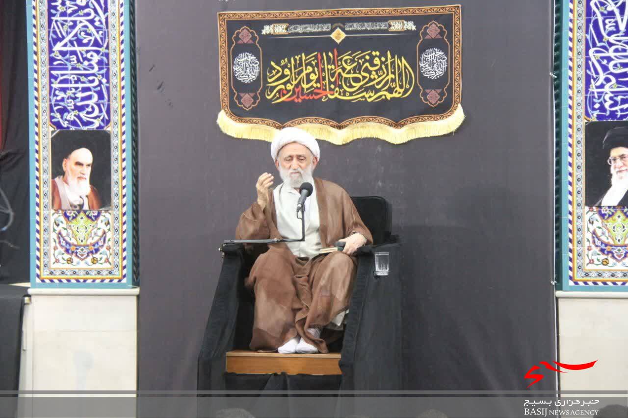 آیین سوگواری نیروهای مسلح استان قم برگزار شد آیین سوگواری نیروهای مسلح استان قم برگزار شد
