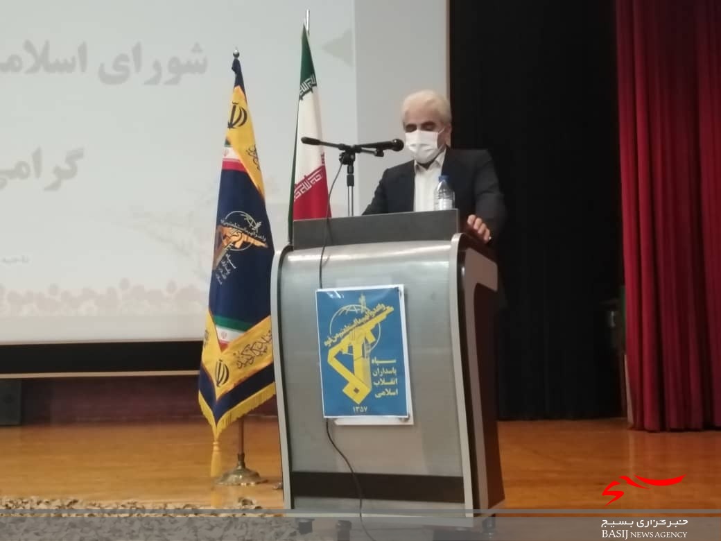 بازگشت آزادگان به ایران اسلامی از دستاوردهای ایستادگی در برابر زیاده خواهی دشمنان است بازگشت آزادگان به ایران اسلامی از دستاوردهای ایستادگی در برابر زیاده خواهی دشمنان است