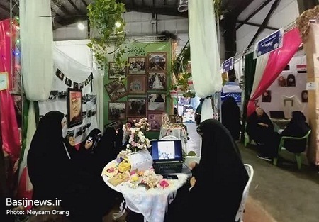 برپایی نمایشگاه طرح اسوه پایگاه های مقاومت بسیج شهید محلاتی
