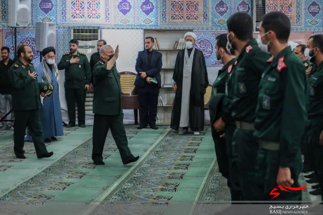 سپاه و نیروهای مسلح بایستی خود را برای مقابله با جنگ ترکیبی دشمن آماده کنند