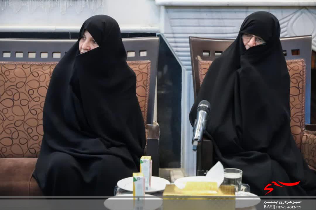 سپاه و نیروهای مسلح بایستی خود را برای مقابله با جنگ ترکیبی دشمن آماده کنند