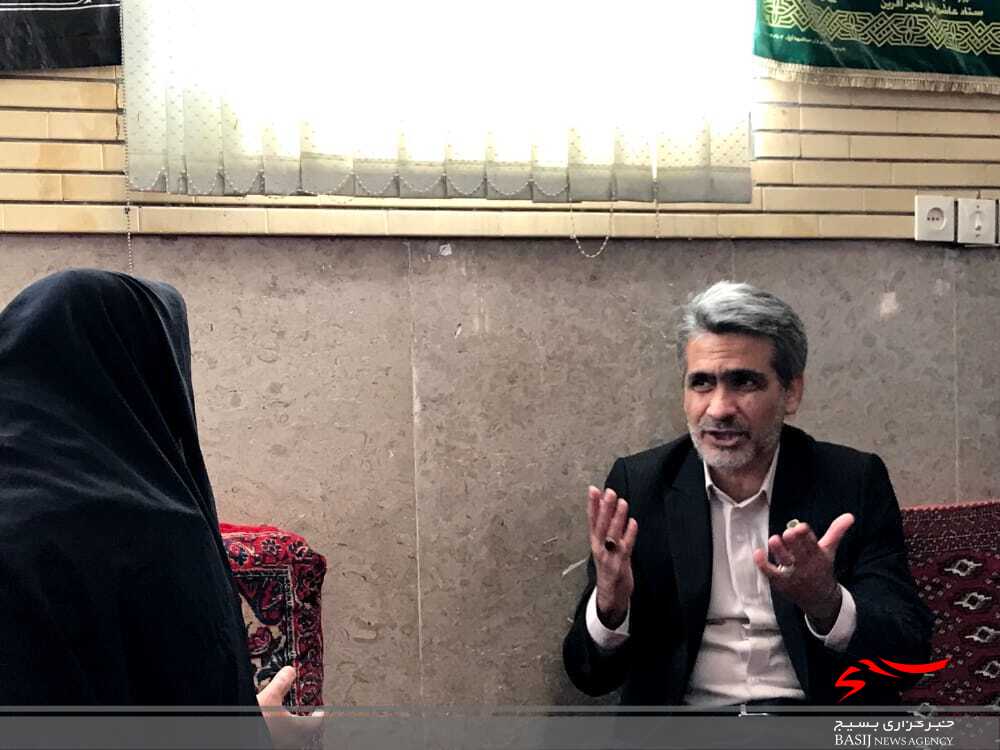 برگزاری میز خدمت سازمان بسیج حقوقدانان سپاه فتح در روستای سروک برگزاری میز خدمت سازمان بسیج حقوقدانان سپاه فتح در روستای سروک
