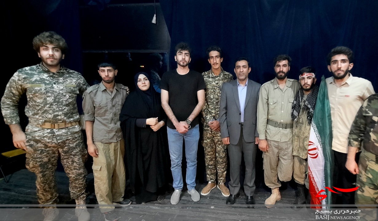 استقبال گسترده علاقه مندان از نمایش سرو سهی در یاسوج/ مدیرکل ارشاد کهگیلویه و بویراحمد: آثار هنری با موضوع شهدای استان حمایت می شوند