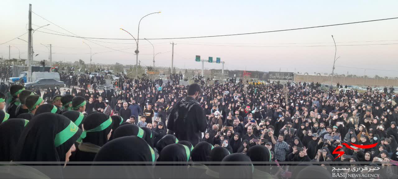 سرود لشکر حسین(ع) در طریق المهدی(عج) اجرا شد سرود لشکر حسین(ع) در طریق المهدی(عج) اجرا شد