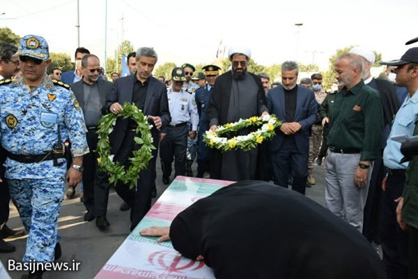 مراسم رژه نیروهای مسلح استان همدان به مناسبت هفته دفاع مقدس برگزار شد مراسم رژه نیروهای مسلح استان همدان به مناسبت هفته دفاع مقدس برگزار شد