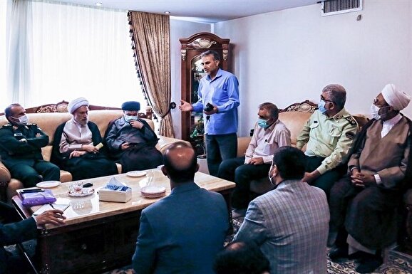 هتاکی به آمرین به معروف در سومین حرم اهل بیت (ع) / مسئولین بیدارتر باشند هتاکی به آمرین به معروف در سومین حرم اهل بیت (ع) / مسئولین بیدارتر باشند