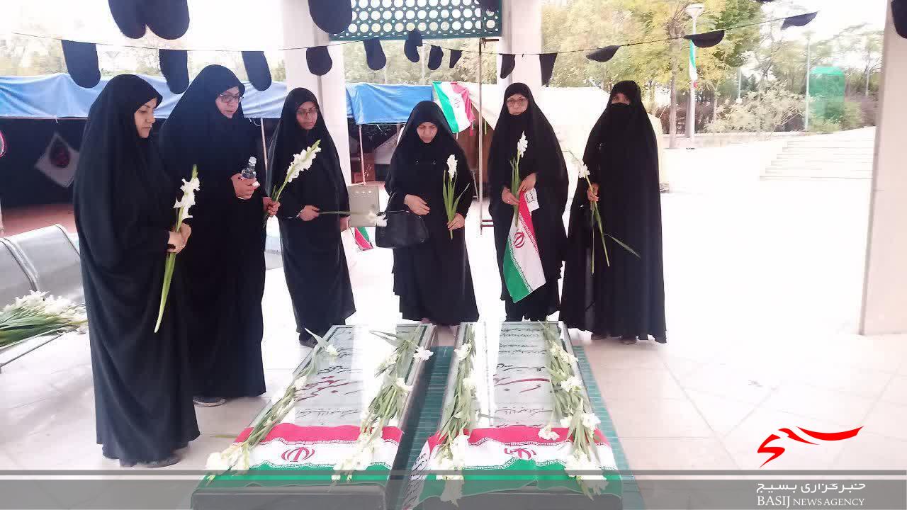 مزار شهید گمنام محله عسکریه پردیسان عطرافشانی شد مزار شهید گمنام محله عسکریه پردیسان عطرافشانی شد