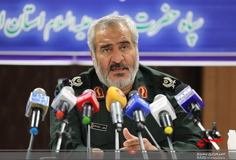 سپاه برای مقابله با دشمنان در کنار ارتش و فراجا ایستاده است سپاه برای مقابله با دشمنان در کنار ارتش و فراجا ایستاده است