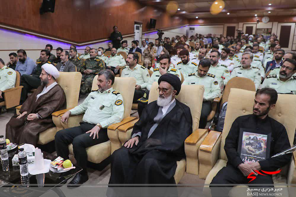 حافظان امنیت در قم تجلیل شدند