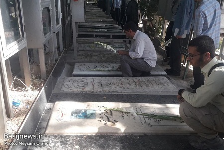 مزار شهدای روحانی در بهشت زهرای تهران عطرافشانی شد