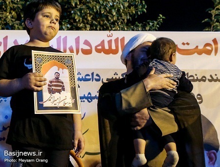 تشییع پیکر شهید مدافع امنیت «امیراحمدی» در شهرک شهید محلاتی